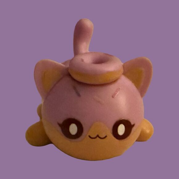 Aphmau Meemeows Surprise Series Donut Cat Vinyl Mystery Figure A10 - Picture 2 of 7
